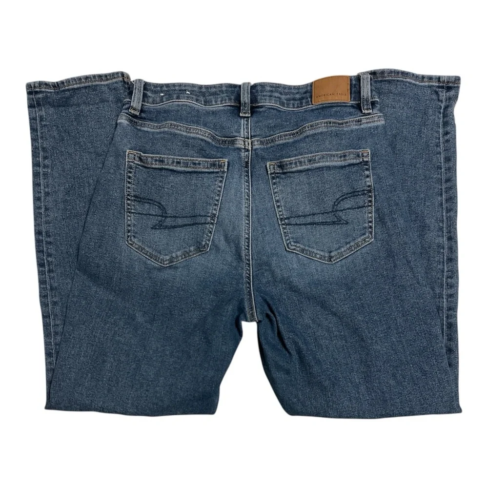 American Eagle Mom Jeans Size 6 High Rise Tapered Medium Wash Denim - Picture 2 of 7